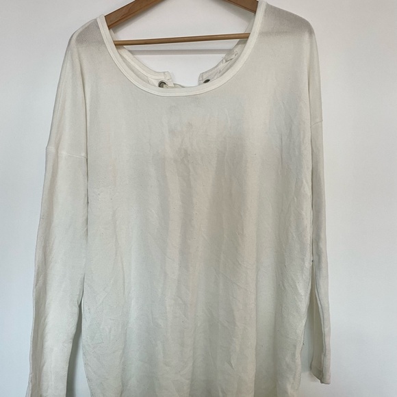 Fine white long sleeve 🤍 - Picture 2 of 3